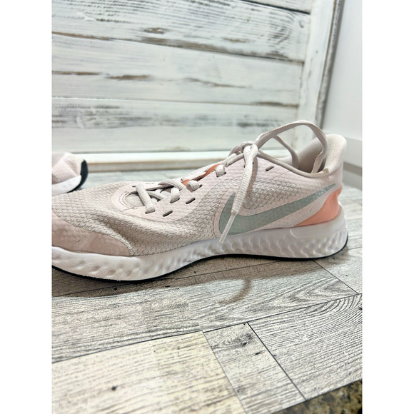 Nike sneakers Revolution 5 Womens Size 6Youth Pink White Black - Picture 7 of 9
